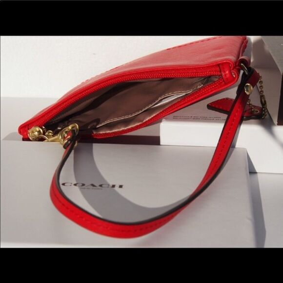 ✨ 4xHP✨Coach
Red Leather Wristlet✨ - Picture 2 of 9
